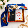 Set Cadou Elegant pentru Femei – Portofel, Eșarfă Satinată și Bomboane Raffaello